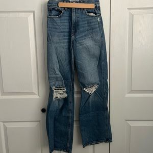 Abercrombie & Fitch The 90’s Relaxed Jean Ultra High Rise, size 27/ 4s